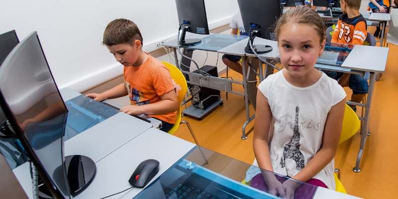Более 8,5 тысяч школьников познакомились с работой технопарков в рамках первого этапа проекта «День без турникетов. Дети»